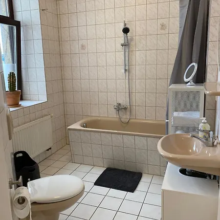 Modern, Large 1-r In A Location