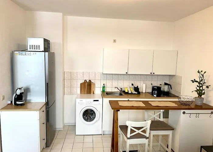 Modern, Large 1-r In A Location Apartamento Dresde