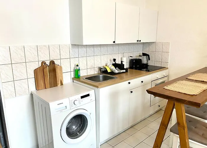 Modern, Large 1-r In A Location